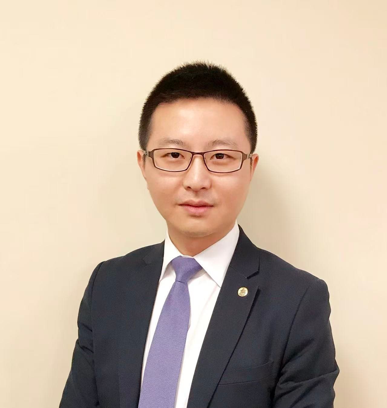 三木 · 温哥华殡葬师